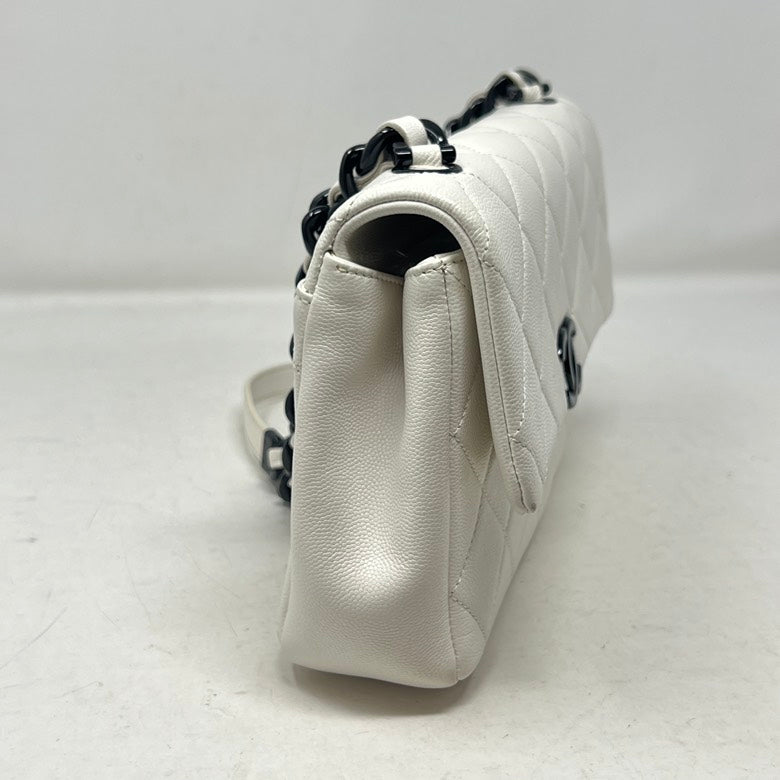 Top Quality Chanel  Leather Chain Shoulder Bag AE896 White Quilted