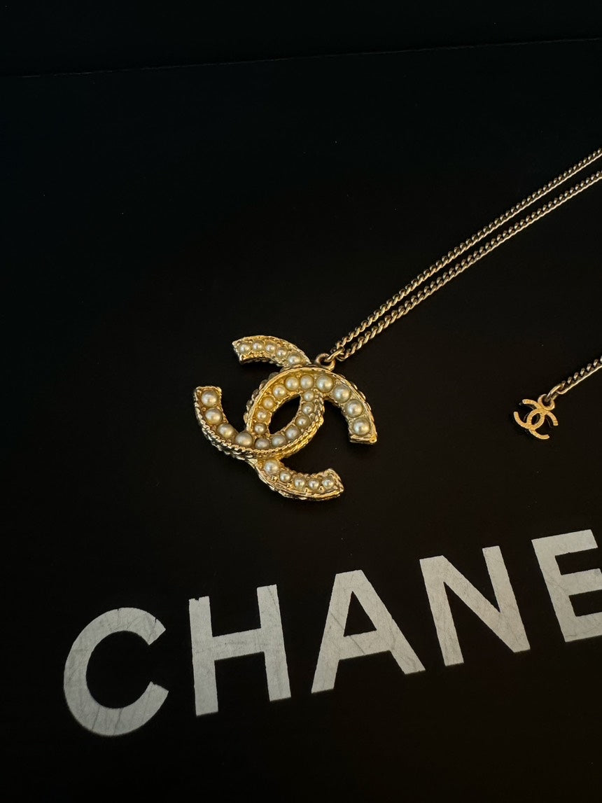 Top Quality Chanel Large CC Pearls Necklace Gold Statement
