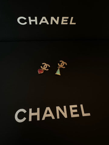 Top Quality Chanel Geometric Pattern CC Diamond Grid Relief Earrings Black Earrings