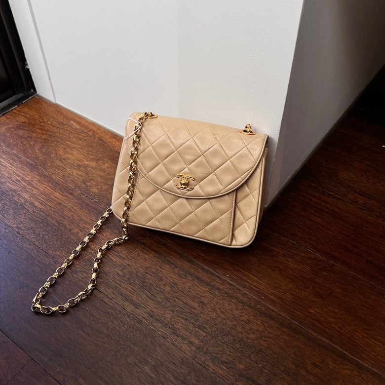Chanel  Leather Chain Shoulder Bag Beige - AF606