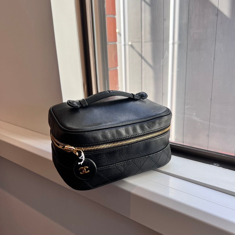 Chanel  Black Leather Clutch Bag AF641