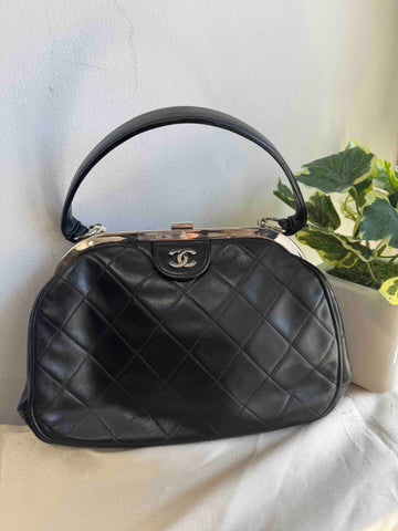 Chanel  Kiss-lock Black Leather Clutch Bag