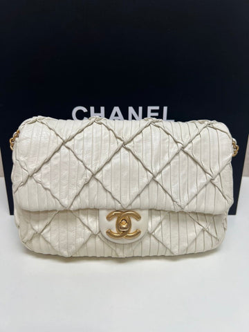 CHANEL Quilted Flap Bag White Leather Shoulder Bag
