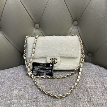 Chanel White Flap Shoulder Bag - Excellent Condition