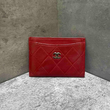 ?? Chanel red cardholder
