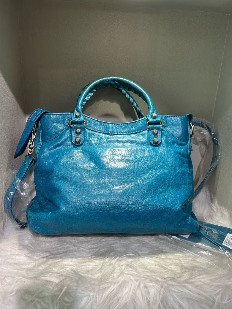 Pre-loved BALENCIAGA City Bag Blue Leather Top Handle